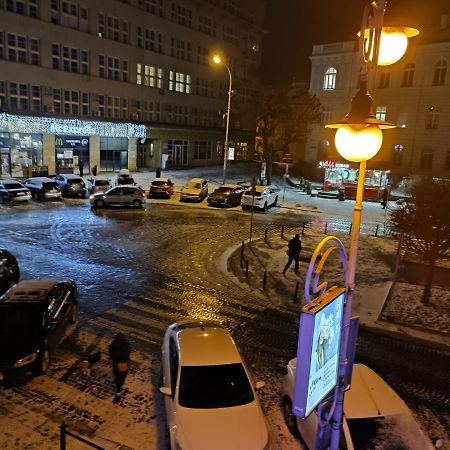 Апартаменти Трехкімнатні В Самому Центрі Для 6-Х Lviv Exterior foto