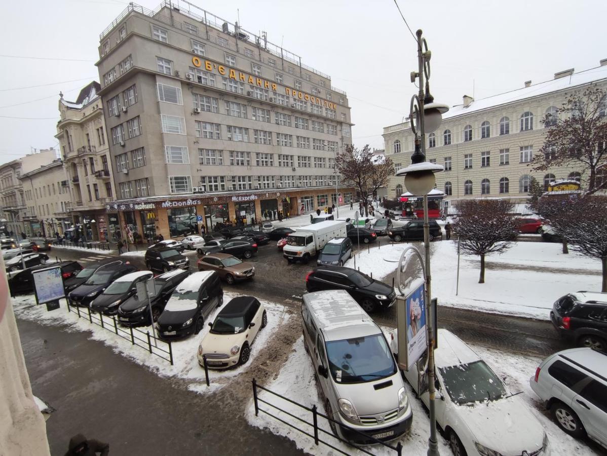 Апартаменти Трехкімнатні В Самому Центрі Для 6-Х Lviv Exterior foto